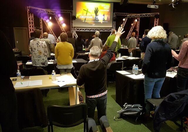 “청년이 돌아왔다”던 영국판 부흥 보고서 철회