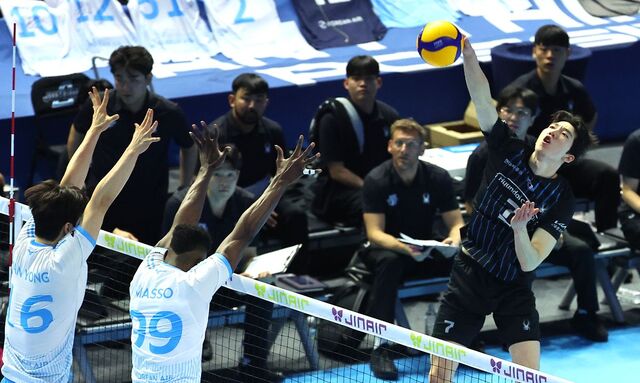 독 오른 현대캐피탈, 2연패 뒤 반격 1승