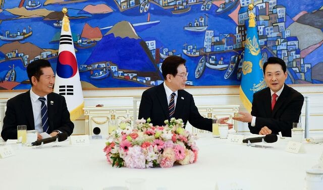 “소통 필요”엔 끄덕… 조작기소·개헌·추경 현안마다 삐거덕