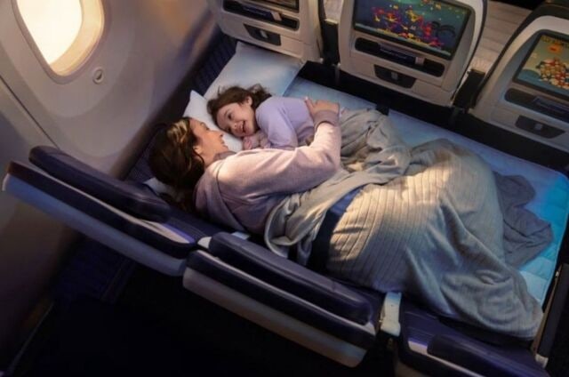 이코노미석 3개 붙여 침대로… 비즈니스석 부럽잖은 ‘눕코노미’