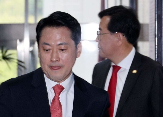 당 경쟁자 비판… 공천 불만 토로… 선거 앞둔 제1야당 난장판 최고위