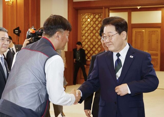 李 대통령 “피지컬AI, 회피 말고 선도… 노동계가 연구해달라”