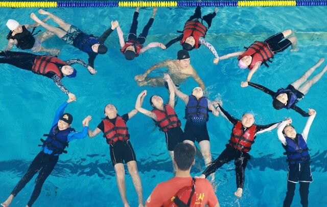 [포토] 생존수영 배워요