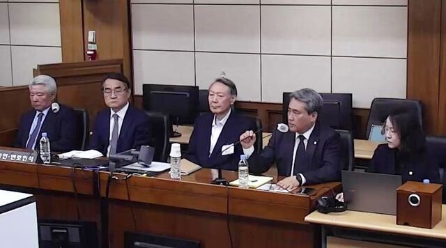 尹 ‘체포방해’ 등 항소심 징역 7년… 1심보다 2년 늘어