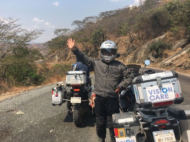 [역경의 열매] 김동해 (14) 희망봉에서 우간다까지 8000㎞… 오토바이로 종단 대장정