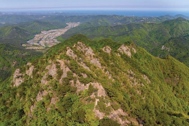 경북 영덕의 산·들·계곡… 여덟 개 뿔 넘어 일곱 보석 찾는다