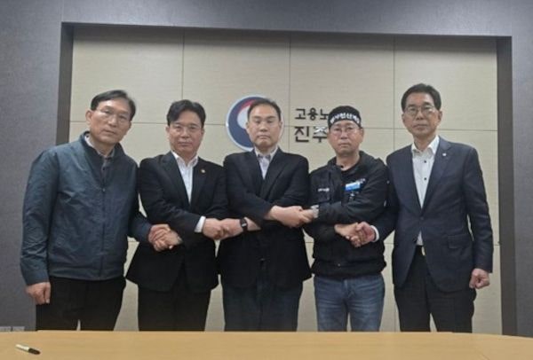 화물연대·BGF 교섭 타결… 노봉법 효과에 ‘특고 줄파업’ 우려도