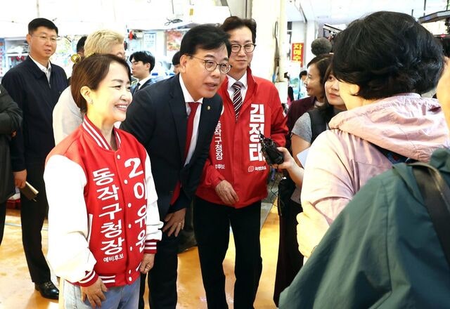 선거철에 따로 다니는 국힘 ‘투톱’… 역할 분담이라는데 불화설 여전