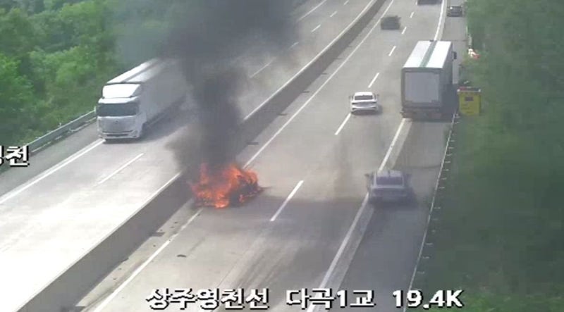 [속보] 구미 상주영천고속도로서 교통사고·화재…4명 사망