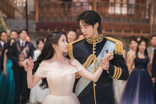 ‘21세기 대군부인’ 역사왜곡 비판에 연출자 “내 잘못” 눈물