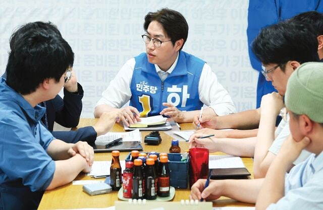 하정우 AI기업 주식 100원 매각 논란… “주식 파킹 의혹” vs “스타트업에 무지”
