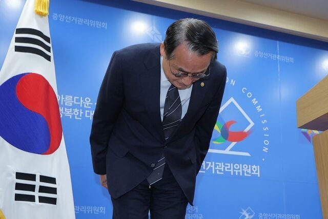 [사설] 초유의 투표용지 부족 사태, 어물쩍 넘어갈 일 아니다