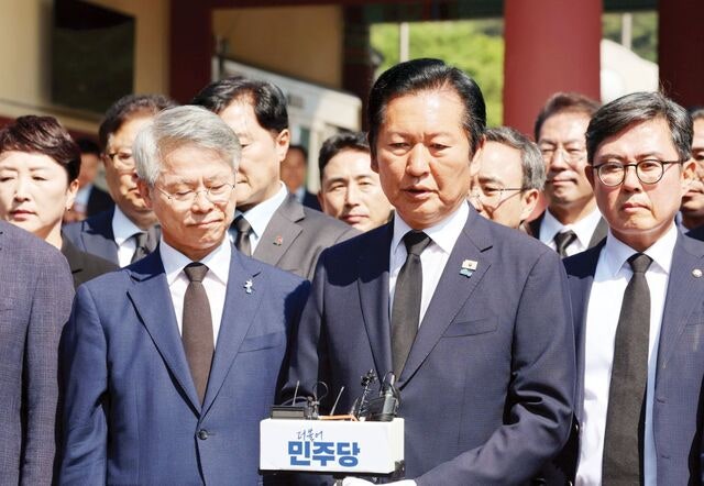 ‘보완수사권 폐지’ 꺼내 든 정청래…與 갈등 고조