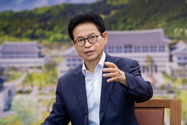 “경북 미래 위해 정부·국회와 협력… 정치적 유불리 안 따질 것”