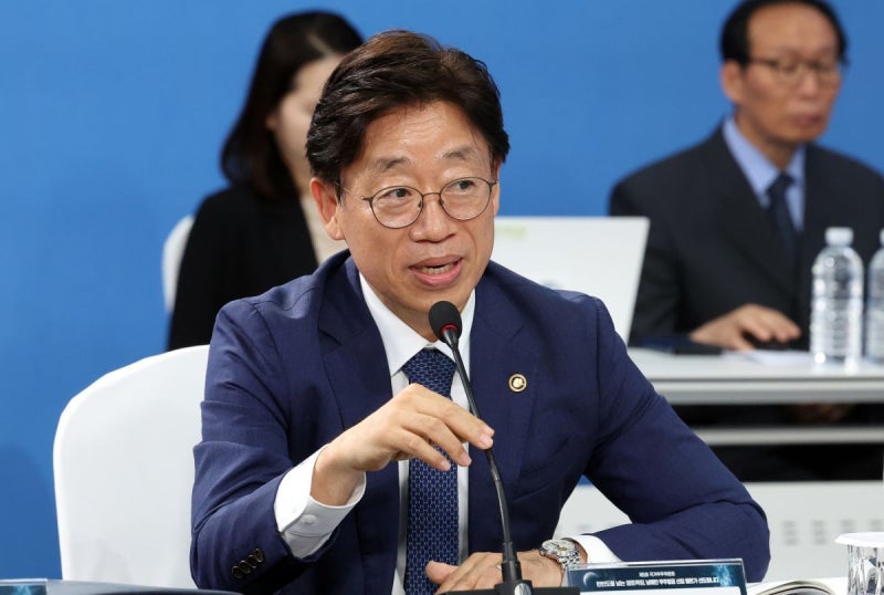 <b>한국판 스타링크</b> 구축한다…달 착륙도 2030년으로 앞당겨