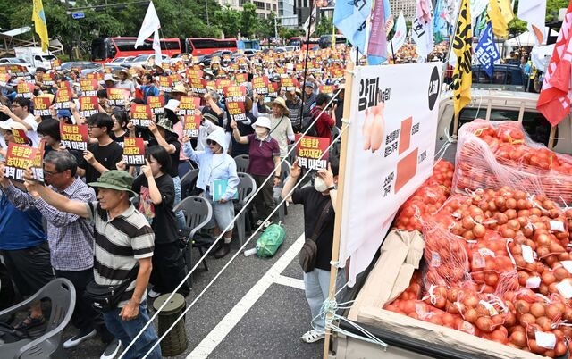 [포토] 농산물 가격 폭락 대책 요구하는 농민들