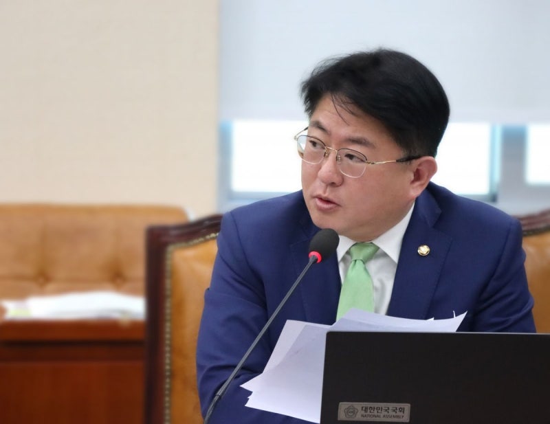 與, ‘<b>지역화폐</b> <b>성과급</b> 지급’ <b>법안</b> 철회
