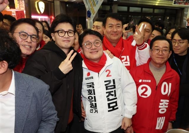 <b>김진모</b> 청주 서원<b>당협위원장</b> 사퇴