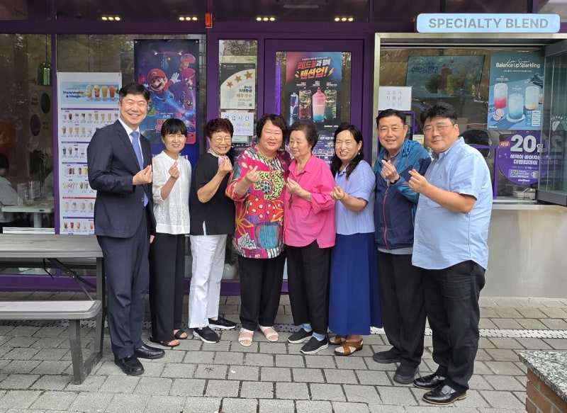 서로 돌보는 ‘카페 사랑방’… 뜨거운 전도의 장 됐다