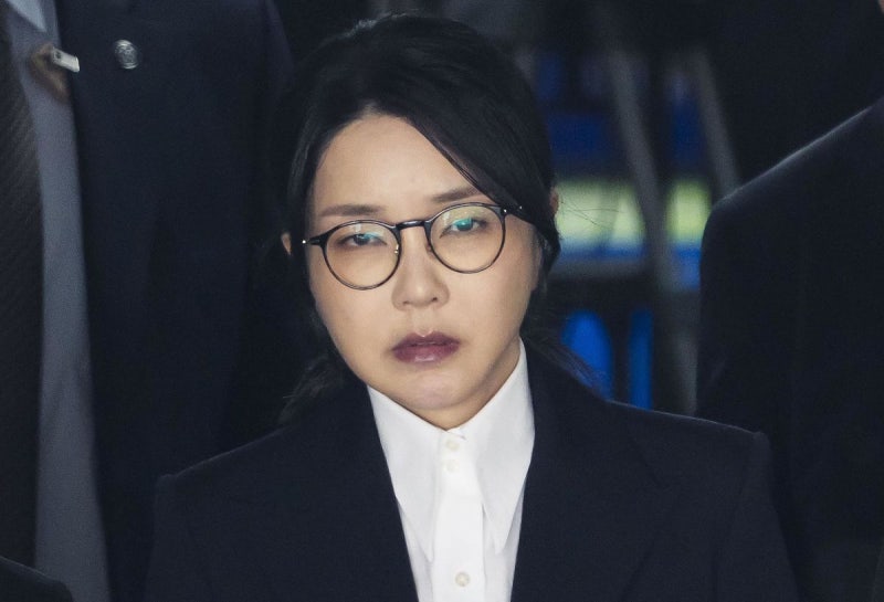 대법원, 김건희 선고 하루 앞두고 연기… 전원합의체 회부