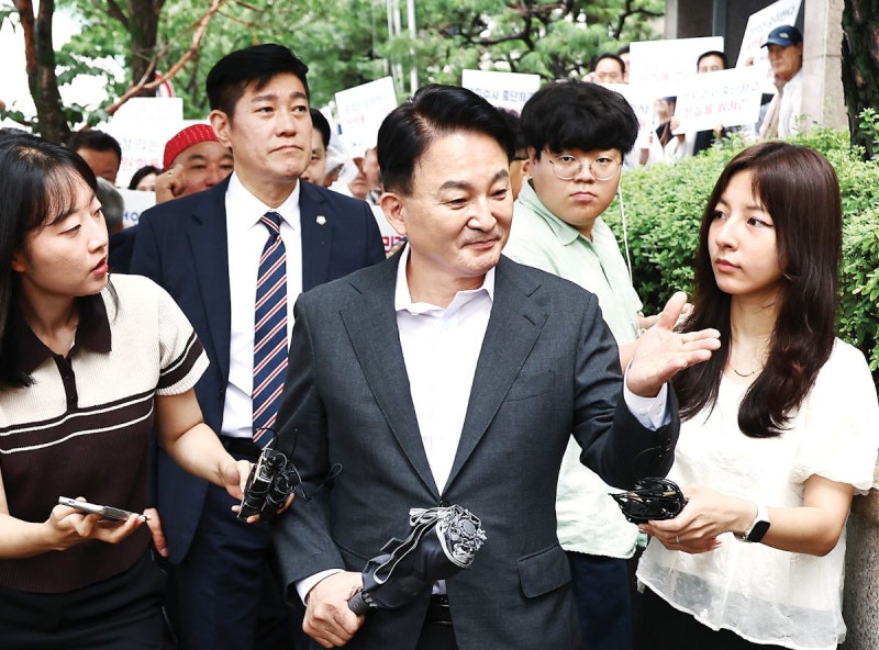 [포토] ‘양평고속도로 의혹’ 원희룡 전 장관, 2차특검 출석