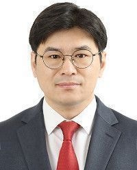 [세상만사] 유리 집무실과 1호 당원