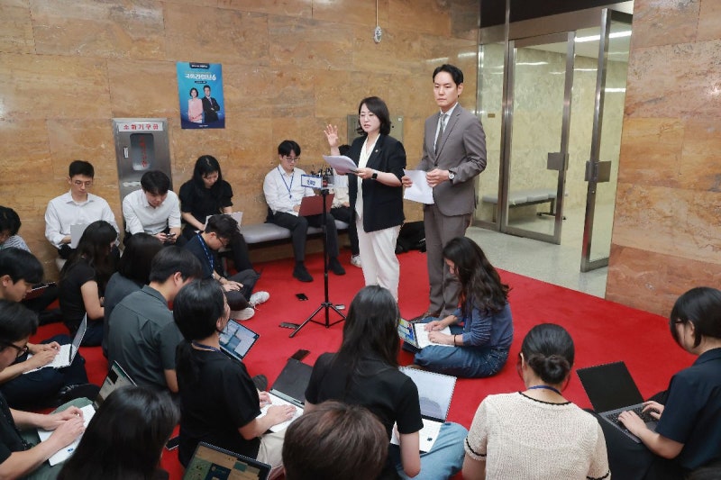 민주 ‘檢 보완수사권 폐지’ 당론 추인… 野 “안전장치 걷어차”
