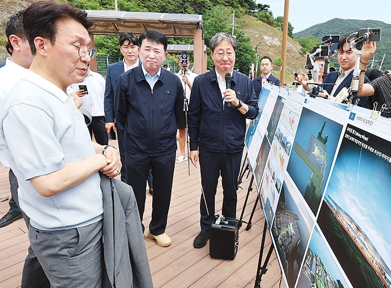 마스가 찾은 金·이해  찬 계승 鄭·부동산 어필 宋… 노선 선명화