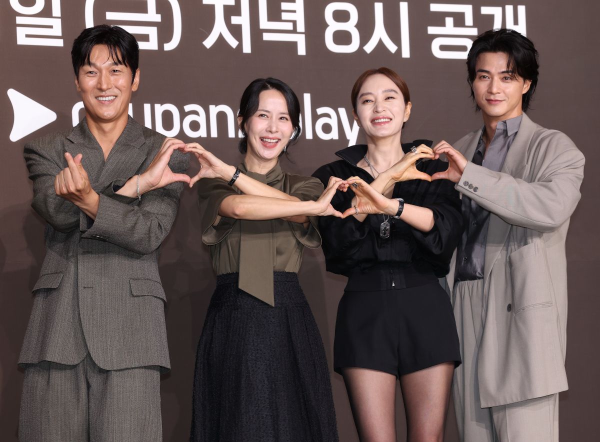 ‘지금 불륜이 문제가 아닙니다’ 투톱 김혜수·조여정 “허를 찌르는 이야기”
