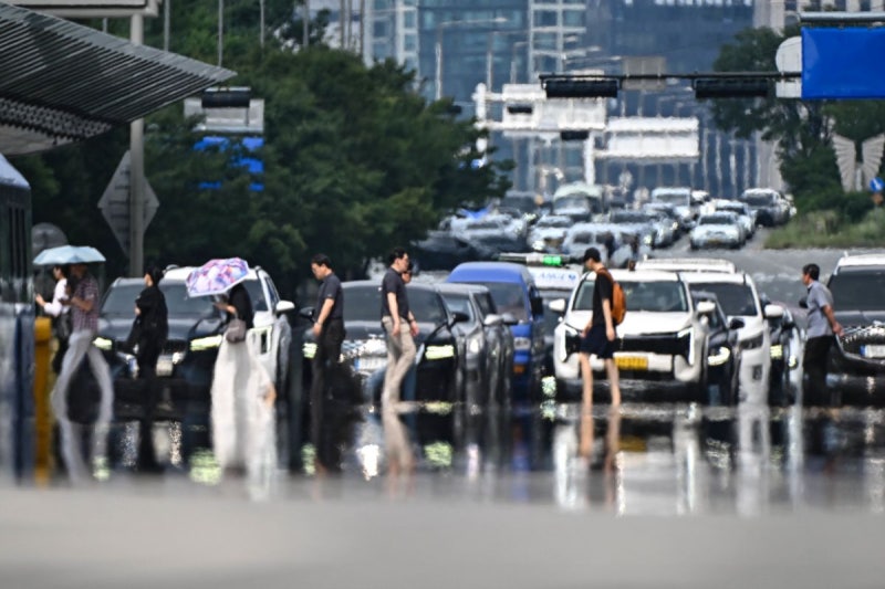 펄펄 끓는 한반도… 서울·수도권 39℃ 첫 폭염중대경보