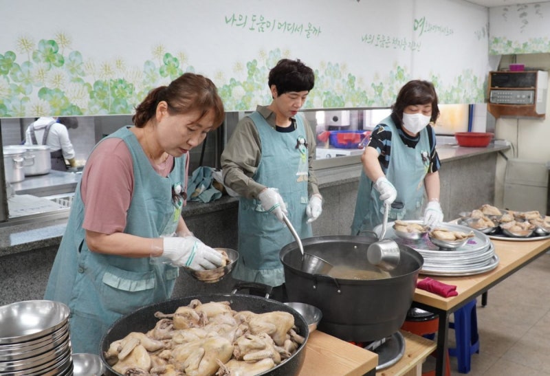 “봉사자 안전 우선” 폭염 속 교회 식당도 ‘휴가 중’