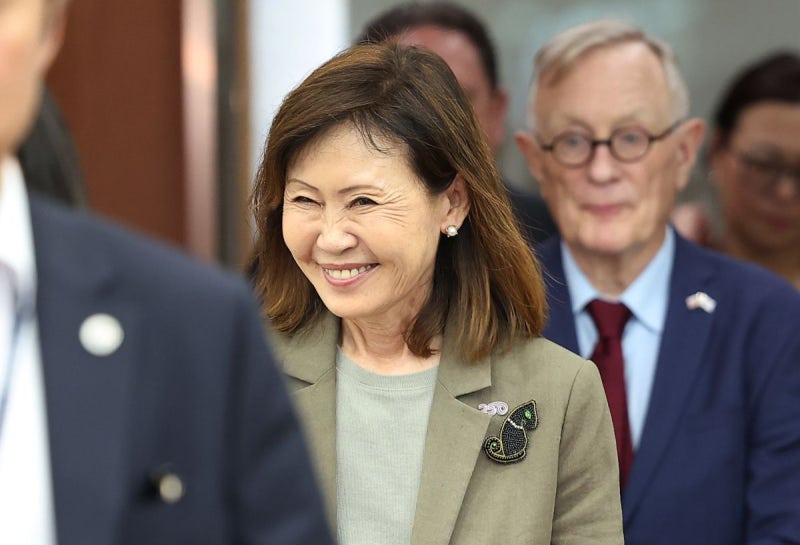 美대사, 외교장관 만남에 이례적 남편 대동… 공화당 유력 인사, 트럼프 행정부와 밀접