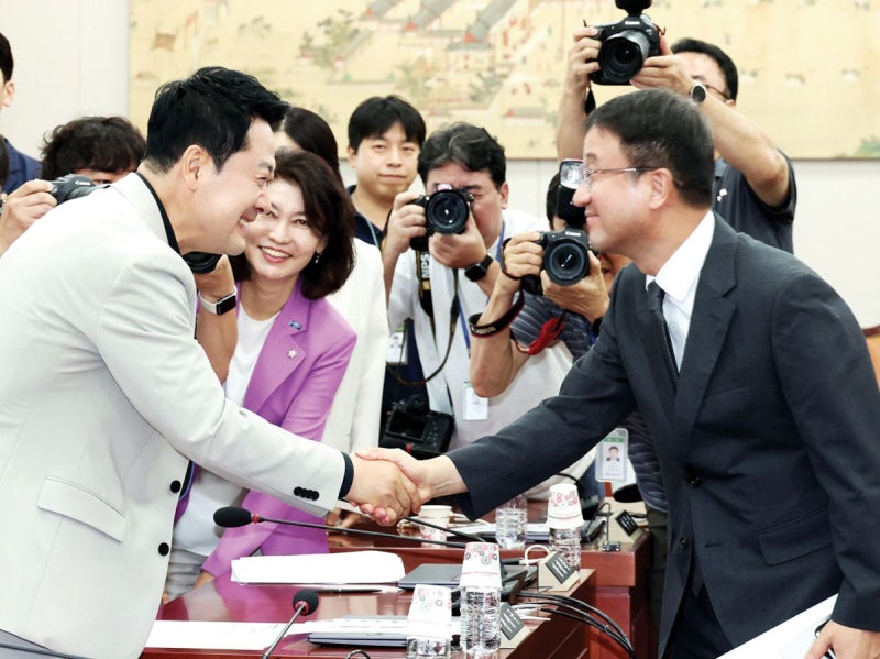[포토] 악수하는 한병도·장동혁
