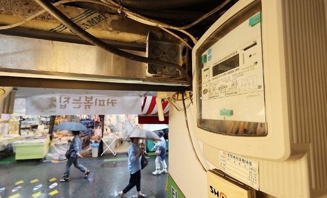 “손님도 없는데 냉방비 폭탄 어쩌나”… 소상공인 한숨