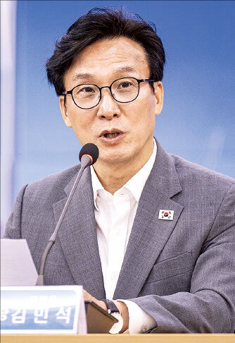 “김어준 견제용이냐” 김민석표 ‘민주당TV’에 강성 팬덤 반발