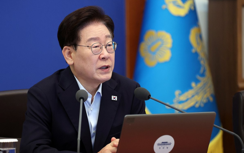 李 “지금 만원을 백만원 키워야”… 건전재정론 반박