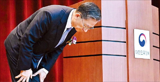 “李 공소취소, 불법 기소면 檢이 판단해야”