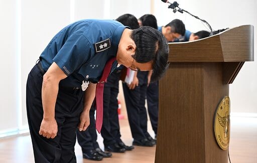 [속보] <b>제주경찰청장</b> “실종사건 허위종결 무거운 책임감”
