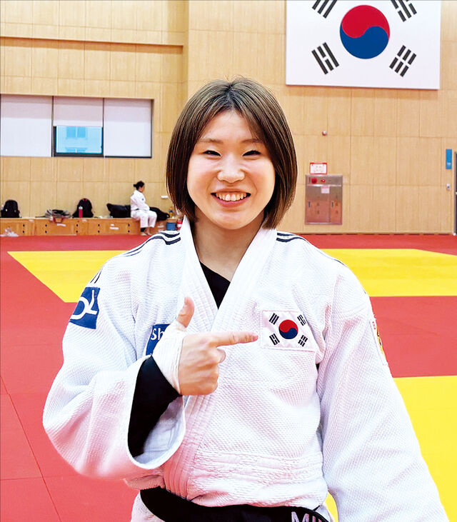 金 따러 고향 일본으로… 허미미 “애국가 연습 많이 했어요”