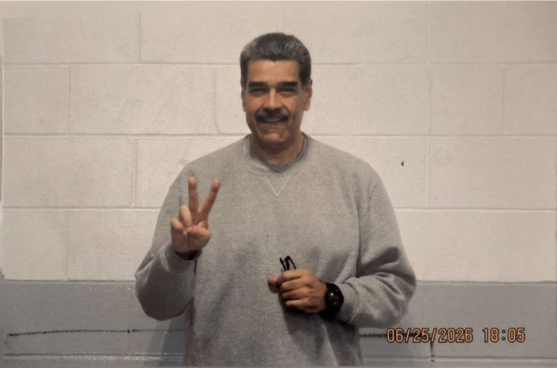 [포토] 美 구치소에서 손으로 브이 그린 마두로