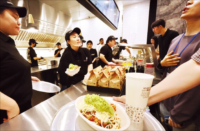 [포토] 치폴레, 강남역에 아시아 1호점 오픈