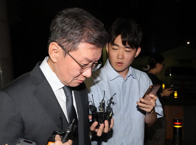 경찰 출석해 12시간 릴레이 조사… 정몽규 "홍명보 선임 외압 없었다"