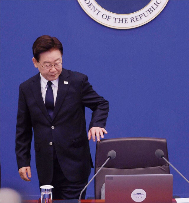 이 대통령 “사회보장제도, 공정에 어긋나는지 점검하라”