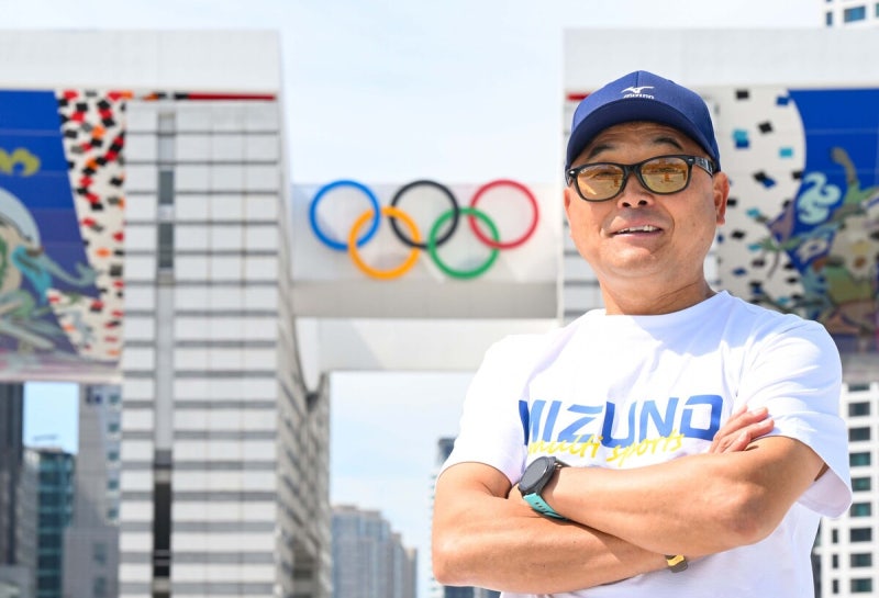 희귀병 이겨내고 달리다... 국민 마라토너 이봉주의 하프 완주