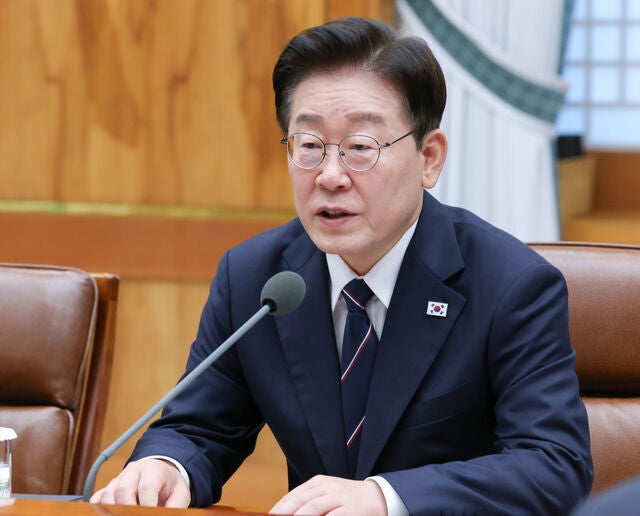 李대통령, 18일 靑서 <b>기자회견</b>…개헌·파병 입장 밝힐 듯