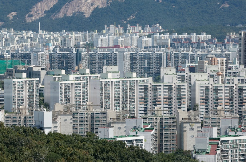 5개월만에 오름폭 줄인 서울 집값… 외곽 뜀박질은 ‘계속’