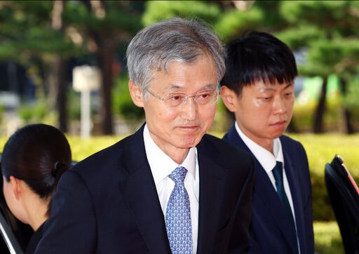 [사설] 우려스런 靑·대법원장 정면충돌… 절충점 찾아야