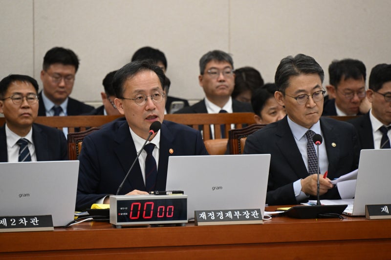 삼전닉스 ETF부터 北 지뢰·대미투자까지 곳곳서 충돌