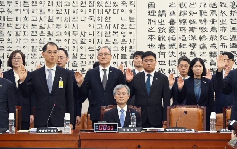 [사설] 갈등 얼룩진 대법관 제청, 언제까지 평행선 그릴 건가