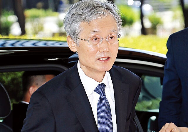 조희대 작심발언에 놀란 與… 뾰족수 없이 탄핵·사퇴 목청만